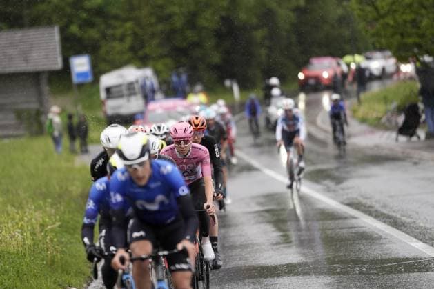 Sport Bilder des Tages Pogacar Tadej (Team Uae Emirates) pink jersey, during the stage 16 of the Giro d Italia from Livigno to Santa Cristina Val Gardena (Monte Pana) Italy - Tuesday, May 21, 2024 - Cycling  Copyright: xFabioxFerrarix xLaPressex