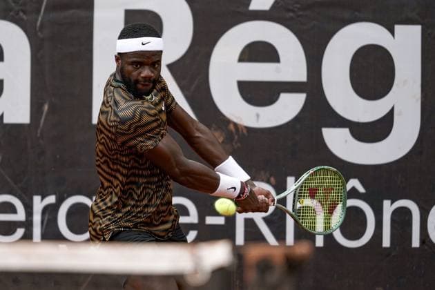 Frances TIAFOE (USA)remporte son match face Ã Jaume MUNAR (ESP) lors du tournoi de l Open Parc Auvergne RhÃ ne-Alpes Ã Lyon le 21 05 2024. TENNIS : Open Parc Auvergne RhÃ ne-Alpes - Lyon - 21 05 2024 SandrineThesillat Panoramic 