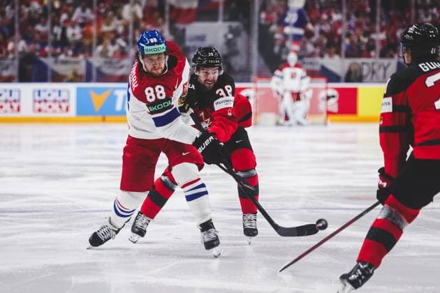 Ice hockey, Eishockey - IIHF WC 2024 PRAGUE,CZECH REPUBLIC,21.MAY.24 - ICE HOCKEY - IIHF Ice Hockey World Championship, WM, Weltmeisterschaft 2024, group stage, Canada vs Czech Republic. Image shows David Pastrnak (CZE) and Brandon Hagel (CAN).  GEPAxpictures xDanielxGoetzhaber