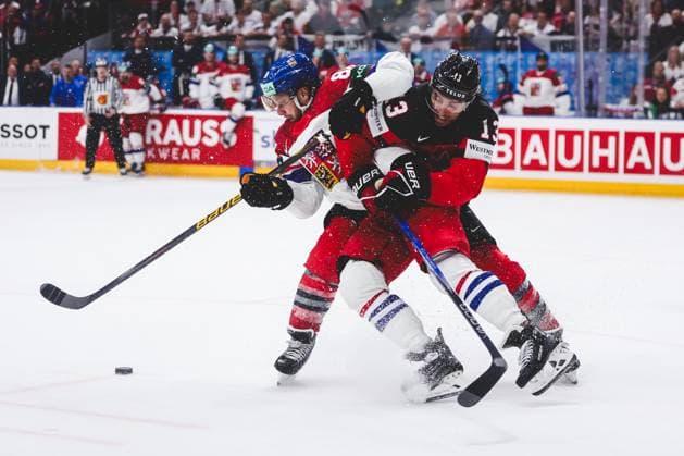 Ice hockey, Eishockey - IIHF WC 2024 PRAGUE,CZECH REPUBLIC,21.MAY.24 - ICE HOCKEY - IIHF Ice Hockey World Championship, WM, Weltmeisterschaft 2024, group stage, Canada vs Czech Republic. Image shows David Pastrnak (CZE) and Brandon Tanev (CAN).  GEPAxpictures xDanielxGoetzhaber
