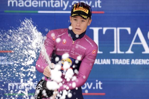 Sport Themen der Woche KW21 Sport Bilder des Tages Milan Jonathan (Team Lidl - Treck) cyclamen jersey, at the end of the stage 16 of the Giro d Italia from Livigno to Santa Cristina Val Gardena (Monte Pana) Italy - Tuesday, May 21, 2024 - Cycling  Copyright: xMarcoxAlpozzix xLaPressex