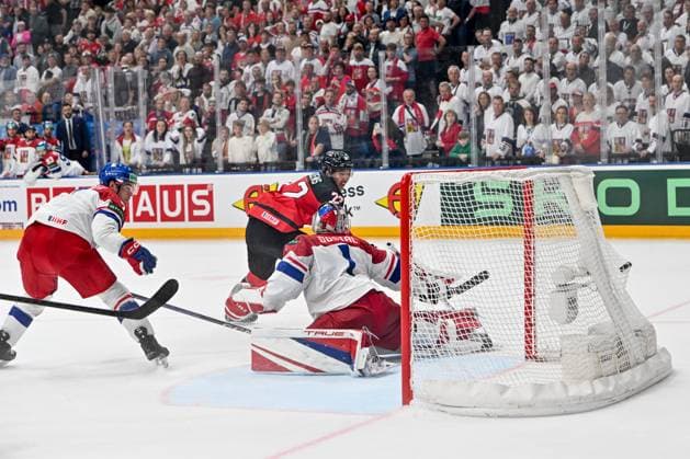 PRAGUE, CZECH REPUBLIC MAY 21 Dylan Cozens of Canada scores the game winning goal against goalkeeper Lukas Dostal of Czechia during the preliminary round match between Canada and Czechia at Prague Arena on May 21, 2024 in Prague, Czech Republic Prague Prague Arena Czech Republic Copyright: xJustPictures.ch AndreaxBrancax jp-en-EuSpIm-AB_21052024_AAB_4948