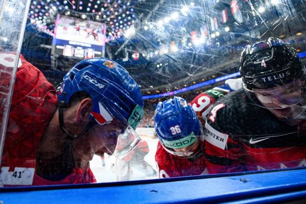 Sport Bilder des Tages PRAGUE, CZECH REPUBLIC - 21 MAY, 2024:Mascot Bob. The game of IIHF 2024 Ice hockey, Eishockey World Championship, WM, Weltmeisterschaft Canada - Czech Republic at O2 Arena  Copyright: xVITALIIxKLIUIEVx