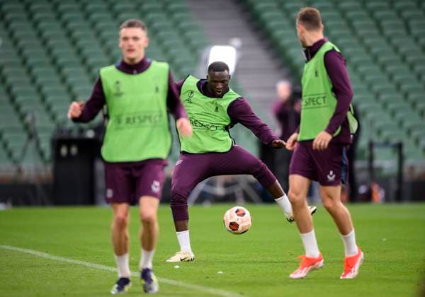 v l Florian WIRTZ LEV , Victor BONIFACE LEV , Josip STANISIC LEV action, final training Bayer 04 Leverkusen LEV before the Football Europa League Final 2024, Atalanta Bergamo AB Bayer 04 Leverkusen LEV , on 21 05 2024 in Dublin Ireland UEFA regulations prohibit any use of photographs as image sequences and or quasi video Â