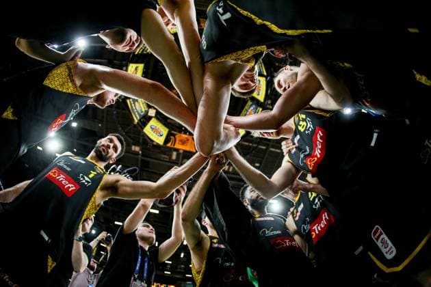 Bilder des Jahres 2024, Sport 05 Mai Sport Themen der Woche KW21 Sport Bilder des Tages Sopot, 21.05.2024 EKSTRAKLASA PLK KOSZYKOWKA MEZCZYZN MECZ Trefl Sopot - Slask Wroclaw POLISH BASKETBALL LEAGUE GAME Trefl Sopot - Slask Wroclaw NZ team druzyna, FOT. KRZYSZTOF POLACZYK 058sport.pl NEWSPIX.PL --- Newspix.pl  _004_240521_FFIG0523