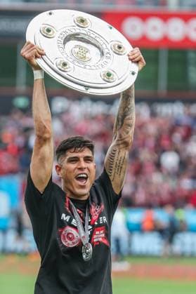 1 Bundesliga Bayer 04 Leverkusen FC Augsburg on 18 05 2024 at the BayArena in Leverkusen Piero Hincapie Leverkusen 3 with the championship trophy MH