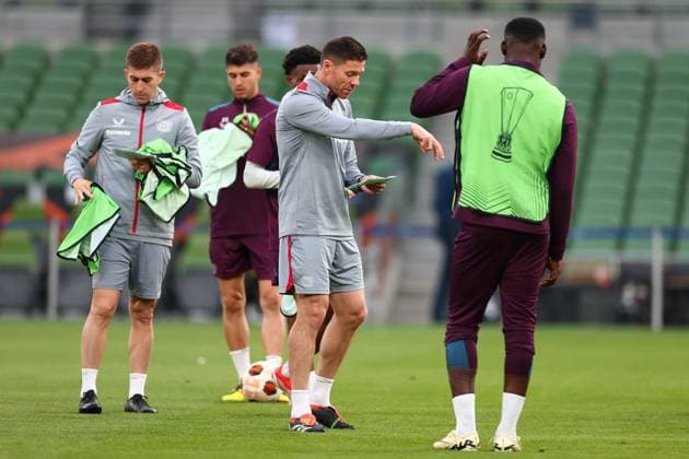 21st May 2024; Dublin, Ireland: Pre-match activities before the UEFA Europa League football final between Atalanta and Bayer Leverkusen on 22nd May: Bayer Leverkusen Manager Xabi Alonso gives out instructions during the practice session  ActionPlus12645629 ShaunxBrooks