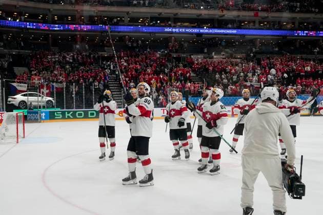 PRAGUE, CZECH REPUBLIC MAY 21 Swiss squad celebrates victory during the preliminary round match between Canada and Czechia at Prague Arena on May 21, 2024 in Prague, Czech Republic Prague Prague Arena Czech Republic Copyright: xJustPictures.ch JarixPestelaccix jp-en-EuSpIm-JP4_JAR_Finland_Switzerland_21May_2024129