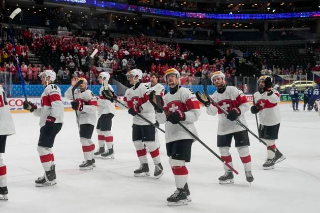 PRAGUE, CZECH REPUBLIC MAY 21 Swiss squad thanks the fans after the preliminary round match between Canada and Czechia at Prague Arena on May 21, 2024 in Prague, Czech Republic Prague Prague Arena Czech Republic Copyright: xJustPictures.ch JarixPestelaccix jp-en-EuSpIm-JP4_JAR_Finland_Switzerland_21May_2024132