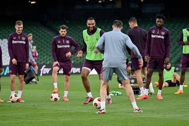 21 05 2024, xjrdrx, Football UEFA Europa League Final 2024, Bayer 04 Leverkusen Press Conference Training emspor, v l Jonathan Tah Bayer Leverkusen Coach Xabi Alonso Bayer Leverkusen DFL DFB REGULATIONS PROHIBIT ANY USE OF PHOTOGRAPHS as IMAGE SEQUENCES and or QUASI VIDEO Dublin