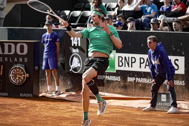 Le joueur de tennis Alexander BUBLIK (KAZ) lors du tournoi de l Open Parc Auvergne RhÃ ne-Alpes Ã Lyon le 21 05 2024. TENNIS : Open Parc Auvergne RhÃ ne-Alpes - Lyon - 21 05 2024 SandrineThesillat Panoramic 