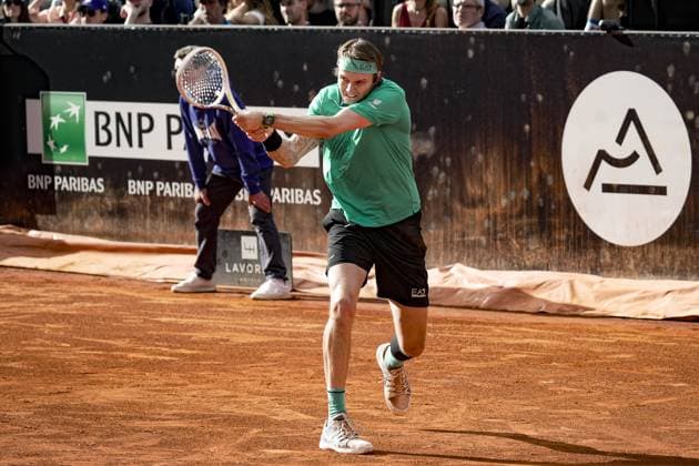 Le joueur de tennis Alexander BUBLIK (KAZ) lors du tournoi de l Open Parc Auvergne RhÃ ne-Alpes Ã Lyon le 21 05 2024. TENNIS : Open Parc Auvergne RhÃ ne-Alpes - Lyon - 21 05 2024 SandrineThesillat Panoramic 