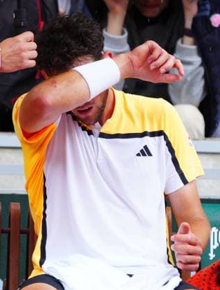 Dominic Thiem reacts as he ends his French Open career during a second round qualifying defeat to Otto Virtanen French Open Tennis, Wednesday Practice and Qualifying, Tennis, Roland Garros, Paris, France - 22 May 2024  Copyright: xJavierxGarcia Shutterstockx 14496075au