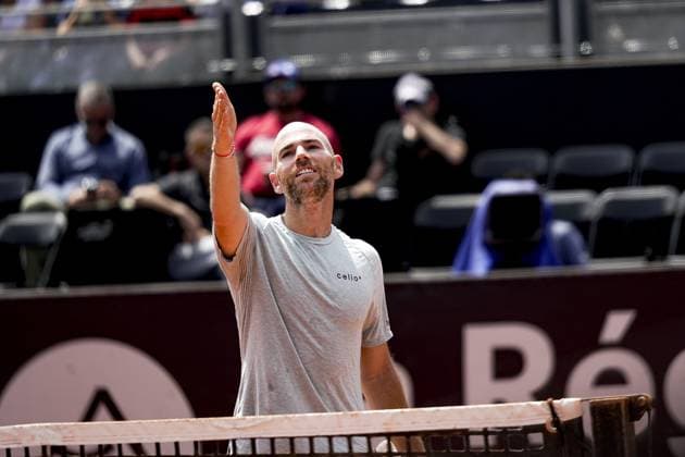 Adrian MANNARINO (FRA) lors du tournoi de l Open Parc Auvergne RhÃ ne-Alpes Ã Lyon le 22 05 2024. TENNIS : Open Parc Auvergne RhÃ ne-Alpes - Lyon - 22 05 2024 SandrineThesillat Panoramic 