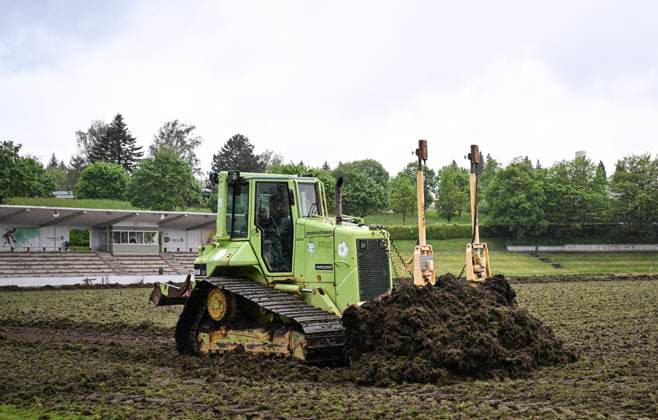 Football International EURO 2024 22 05 2024 The turf in the Hermann Saam Stadium in Freudenstadt will be renewed by the company Sportstaettenbau Garten Moser from Reutlingen around three weeks before the first training session of the Danish national team The old layer of turf will be removed with a bulldozer