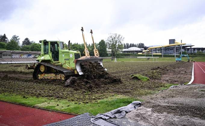 Football International EURO 2024 22 05 2024 The turf in the Hermann Saam Stadium in Freudenstadt will be renewed by the company Sportstaettenbau Garten Moser from Reutlingen around three weeks before the first training session of the Danish national team The old layer of turf will be removed with a bulldozer