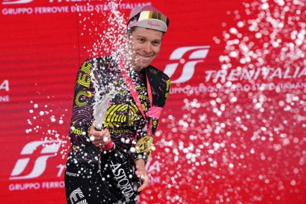 Sport Bilder des Tages Steinhauser Georg (Team Ef Education Easy Post) winner, at the end of the stage 17 of the Giro d Italia from Selva di Val Gardena to Passo Brocon, Italy - Wednesday, May 22, 2024 - Cycling  Copyright: xGianxMattiaxD Albertox xLaPressex