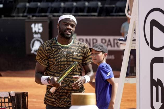 Le joueur de tennis Frances TIAFOE (USA) lors du tournoi de l Open Parc Auvergne RhÃ ne-Alpes Ã Lyon le 22 05 2024. TENNIS : Open Parc Auvergne RhÃ ne-Alpes - Lyon - 22 05 2024 SandrineThesillat Panoramic 