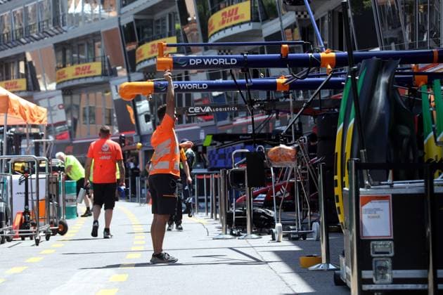 AMBIANCE AVANT GP MONACO PITLANE PHOTOPQR NICE MATIN Jean François Ottonello ; Monaco ; 22 05 2024 ; Ambiance dans la pitlane avant le debut du Grand Prix de Monaco - Monaco France  Copyright: xPHOTOPQR NICExMATIN MAXPPPxJeanxFrançoisxOttonellox 20240522NIM2376 20240522NIM2376