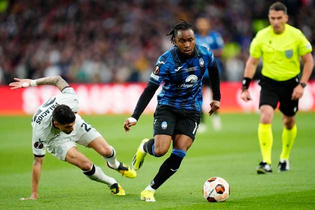 Atalanta BC v Bayer 04 Leverkusen - UEFA Europa League Final 2023 24 DUBLIN, IRELAND - MAY 22: Ademola Lookman of Atalanta and Nigeria competes for the ball with Exequiel Palacios of Bayer 04 Leverkusen and Argentina during the UEFA Europa League 2023 24 final match between Atalanta BC and Bayer 04 Leverkusen at Dublin Arena on May 22, 2024 in Dublin, Ireland. Dublin Ireland  Copyright: xJosexBretonx originalFilename:breton-atalanta240522_npQJ8.jpg
