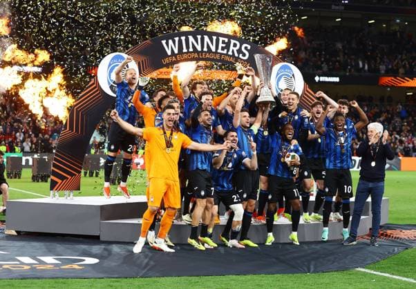 Atalanta lift the Europa League trophy at full time Atalanta v Bayer 04 Leverkusen, UEFA Europa League, Final, Football, Aviva Stadium, Dublin, Ireland - 22 May 2024 EDITORIAL USE ONLY No use with unauthorised audio, video, data, fixture lists, club league logos or live services. Online in-match use limited to 120 images, no video emulation. No use in betting, games or single club league player publications. Copyright: xKieranxMcManus Shutterstockx 14495147ck