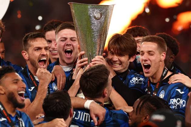 22nd May 2024, Dublin Arena, Dublin, Ireland; Europa League Football Final; Atalanta versus Bayer Leverkusen; The Atalanta team celebrates with the UEFA Europa League Trophy  ActionPlus12645800 ShaunxBrooks