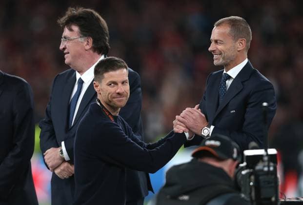 - Atalanta BC v Bayer 04 Leverkusen, UEFA Europa League 2023 24 Final, Dublin Arena, Dublin, Ireland. - 22nd May 2024. Xabi Alonso Manager of Bayer Leverkusen receives his runners up medal from Aleksander Ceferin President of the UEFA. - Atalanta BC v Bayer 04 Leverkusen, UEFA Europa League 2023 24 Final, Dublin Arena, Dublin, Ireland. - 22nd May 2024. Dublin Dublin Arena UK Copyright: xDanxWeirx CP_Atalanta_BC_Bayer_04_Leverkusen_18
