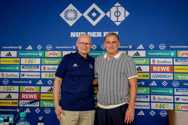Chairman of the Supervisory Board of HSV Fußball AG Michael Papenfuß Chief Sports Officer Stefan Kuntz HSV Germany , Hamburg , Volksparkstadion , Football , Bundesliga , Bundesliga 2 , Hamburger SV , Presentation of Stefan Kuntz Chief Sports Officer