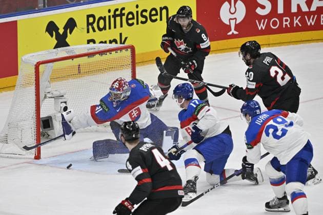 Sport Bilder des Tages Canada vs Slovakia quarter-final match of the 2024 IIHF World Championship, WM, Weltmeisterschaft in Prague, Czech Republic, on May 23, 2024. L-R goalkeeper Samuel Hlavaj (SVK), Bowen Byram (CAN), Simon Nemec (SVK), Michael Bunting (CAN), Nick Paul (CAN), Michal Ivan (SVK). (CTKxPhoto VitxSimanek) CTKPhotoP2024052307220  CTKPhotoP2024052307220