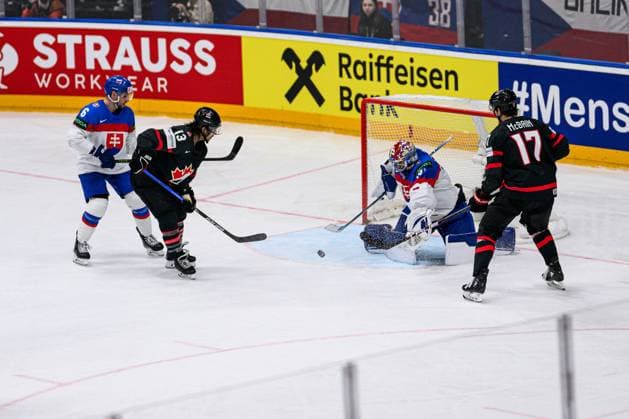 PRAGUE, CZECH REPUBLIC - 23 MAY, 2024:Mascot Bob. The game of IIHF 2024 Ice hockey, Eishockey World Championship, WM, Weltmeisterschaft Canada vs Slovakia at O2 Arena  Copyright: xVITALIIxKLIUIEVx