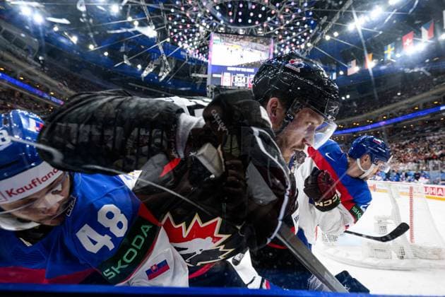 PRAGUE, CZECH REPUBLIC - 23 MAY, 2024:Mascot Bob. The game of IIHF 2024 Ice hockey, Eishockey World Championship, WM, Weltmeisterschaft Canada vs Slovakia at O2 Arena  Copyright: xVITALIIxKLIUIEVx