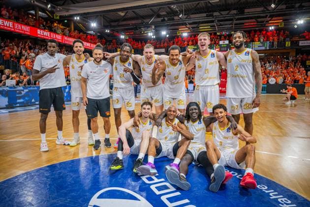 1 Basketball Bundesliga, easyCredit BBL, Season 2023 2024, Men, Playoffs, Quarterfinals, Game 4, 23 05 2024, RASTA Vechta NINERS Chemnitz The Niners Chemnitz team celebrates reaching the semi-finals Vechta RASTA Dome Lower Saxony Germany