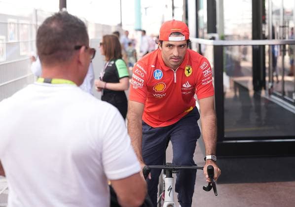 Formula 1 Grand Prix Monaco 2024 24 05 2024, Circuit de Monaco, Monte Carlo, Formula 1 Grand Prix Monaco 2024 ,in the picture Carlos Sainz Jr ESP , Scuderia Ferrari HP with the wheel in the paddock nordphotoxGmbHx xBratic nph00250