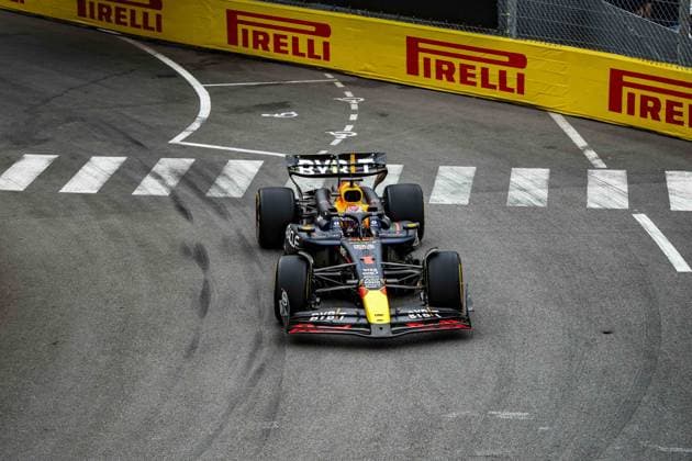 01 VERSTAPPEN Max (nld), Red Bull Racing RB20, action during the Formula 1 Grand Prix de Monaco 2024, 8th round of the 2024 Formula One World Championship, WM, Weltmeisterschaft from May 23 to 26, 2024 on the Circuit de Monaco, in Monaco - F1 - MONACO GRAND PRIX 2024 DPPI Panoramic  240524_R08_MONACO_DP_240524_R08_MONACO_DP_DSC01965