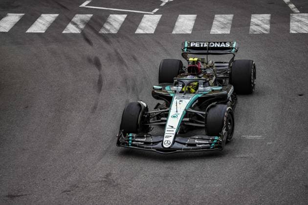 44 HAMILTON Lewis (gbr), Mercedes AMG F1 Team W15, action during the Formula 1 Grand Prix de Monaco 2024, 8th round of the 2024 Formula One World Championship, WM, Weltmeisterschaft from May 23 to 26, 2024 on the Circuit de Monaco, in Monaco - F1 - MONACO GRAND PRIX 2024 DPPI Panoramic  240524_R08_MONACO_DP_240524_R08_MONACO_DP_DSC01996