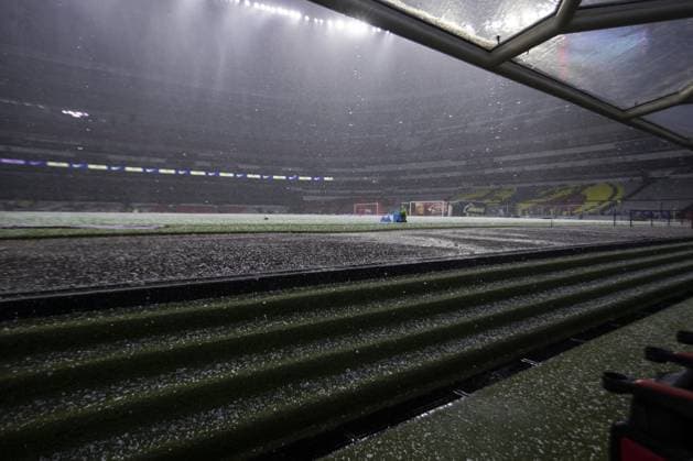 RECORD DATE NOT STATED Liga MX Femenil Clausura 2024 America vs Monterrey - Final Ida Hail (Granizo) during the final first leg match between America and Monterrey as part of the Torneo Clausura 2024 Liga MX Femenil at Azteca Stadium, on May 23, 2024 in Mexico City, Mexico. CIUDAD DE MEXICO CDMX MEXICO  Copyright: xMiguelxPontonx 20240524202833_LMXF_C24_FI_AM_MTY_GRANIZO12