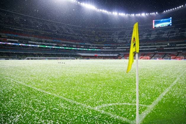 RECORD DATE NOT STATED Liga MX Femenil Clausura 2024 America vs Monterrey - Final Ida Hail (Granizo) during the final first leg match between America and Monterrey as part of the Torneo Clausura 2024 Liga MX Femenil at Azteca Stadium, on May 23, 2024 in Mexico City, Mexico. CIUDAD DE MEXICO CDMX MEXICO  Copyright: xJuanxLuisxDiazx 20240524205341_LMXF_C24_FI_AME_MTY_GRANIZO34