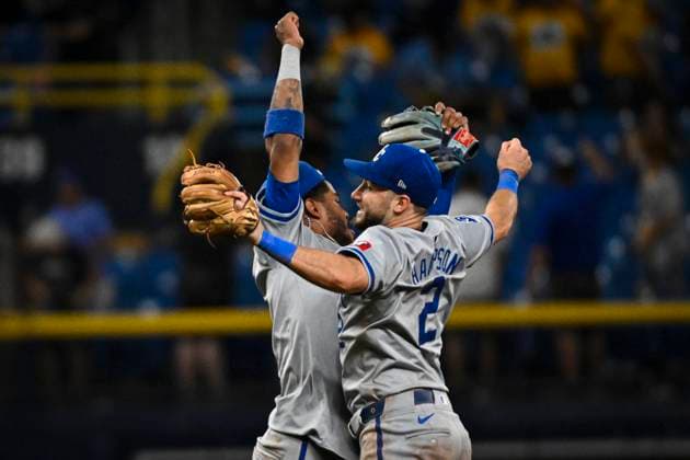 MLB, Baseball Herren, USA Boston Kansas City Royals At Tampa Bay Rays Garrett Hampson, Kansas City Royals outfielder, is celebrating scoring at the end of the game against the Tampa Bay Rays at Tropicana Field in St. Petersburg, Florida, on May 24, 2024. St Petersburg Florida United States  Copyright: xMiguelxRodriguezx originalFilename:rodriguezcarrilo-mlbkansa240524_npsWw.jpg