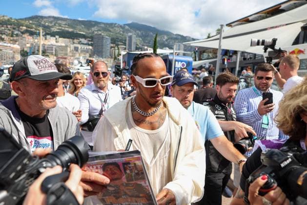 Arrival at the paddock, Lewis Hamilton Mercedes AMG , 3 Free Practice, Monaco Grand Prix, Motorsport, Men, Formula 1, 25 05 2024 Monte Carlo Monaco MCO Copyright: xkolbert-press ChristianxKolbertx