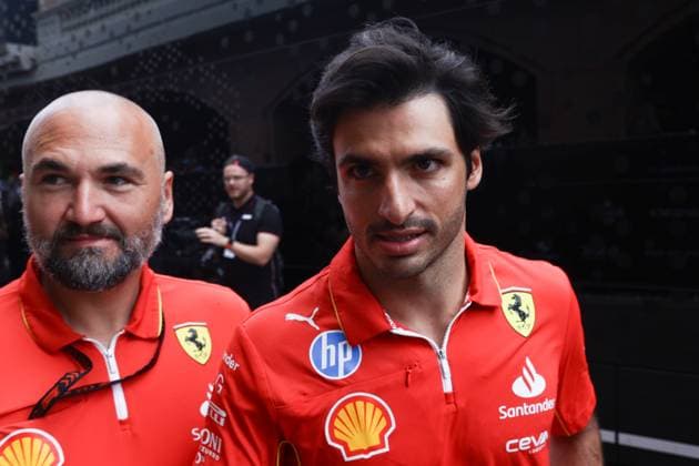 F1 Grand Prix Of Monaco 2024 Practice 3 Carlos Sainz of Ferrari before third practice ahead of the Formula 1 Grand Prix of Monaco at Circuit de Monaco in Monaco on May 25, 2024. Monaco Monaco  Copyright: xJakubxPorzyckix originalFilename:porzycki-f1grandp240525_npNwS.jpg