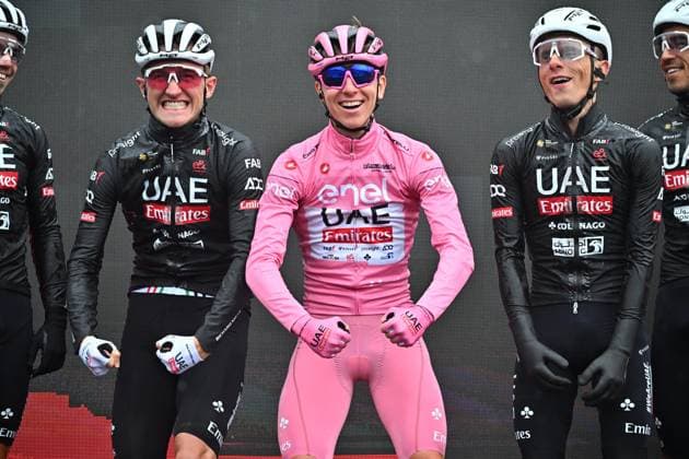 May 25, 2024, Alpago, ITALY: Slovenian rider Tadej Pogacar of team Uae Emirates wearing the overall leader s pink jersey, on the signing in podium ahead the departure of the 20th stage of the 107 Giro d Italia 2024, cycling race over 184 km from Alpago to Bassano del Grappa, Italy, 25 May 2024. ANSA LUCA ZENNARO Giro d Italia cycling tour - 20 stage  - ZUMAa110 20240525_zaf_a110_013 Copyright: xLucaxZennarox