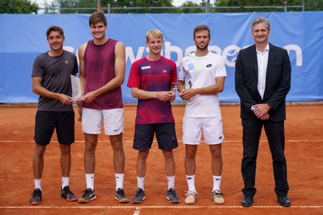 Schwaben Open ATP Challenger 2024 Augsburg, 25 05 2024 Jakob Schnaitter GER, Germany , Mark Wallner GER, Germany , David Pichler AUT, Austria and Michael Vrbensky CZE, Czech Republic with Tournament Director Hans Rußwurm Schwaben Open 2024, ATP Challenger Tour, TC Augsburg on 25 05 2024, Augsburg Copyright: xBEAUTIFULxSPORTSx Pajonkx