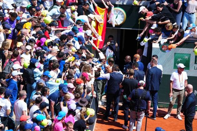 Rafa Nadal signs autographs for fans after practice on Suzanne Lenglen Court French Open Tennis, Saturday Practice and Qualifying, Tennis, Roland Garros, Paris, France - 25 May 2024  Copyright: xJavierxGarcia Shutterstockx 14496646i