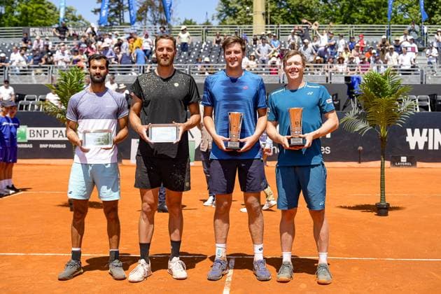 Yuki BHAMBRI (IND) et Albano OLIVETTI (FRA) avec Harri HELIOVAARA (FIN) et Henry PATTEN (GBR) qui remportent la finale du double lors du tournoi de l Open Parc Auvergne RhÃ ne-Alpes Ã Lyon le 25 05 2024. TENNIS : Open Parc - Lyon - 25 05 2024 SandrineThesillat Panoramic 