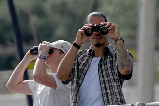 25 05 2024, xrarjax, Motorsport FIA Formula 1, Grand Prix of Monaco 2024 emspor, v l Max Verstappen Oracle Red Bull Racing starting number 1 Virgil van Dijk Liverpool FC visiting Monaco Binoculars Binoculars Monte Carlo