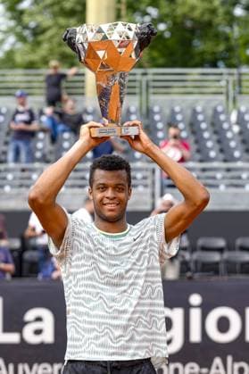 Le lyonnais Giovanni MPETSHI PERRICARD (FRA) remporte sa premieres finale simple lors du tournoi de l Open Parc Auvergne RhÃ ne-Alpes Ã Lyon le 25 05 2024. TENNIS : Open Parc - Lyon - 25 05 2024 SandrineThesillat Panoramic 