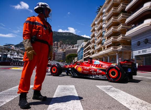 Sport Bilder des Tages May 25, 2024, Monte Carlo, Monaco: Charles Leclerc of Ferrari drives on the track during Practice 3 ahead of the F1 Grand Prix of Monaco at Circuit de Monaco on May 25, 2024 in Monte-Carlo, Monaco. Monte Carlo Monaco - ZUMAz156 20240525_zip_z156_025 Copyright: xBeataxZawrzelx