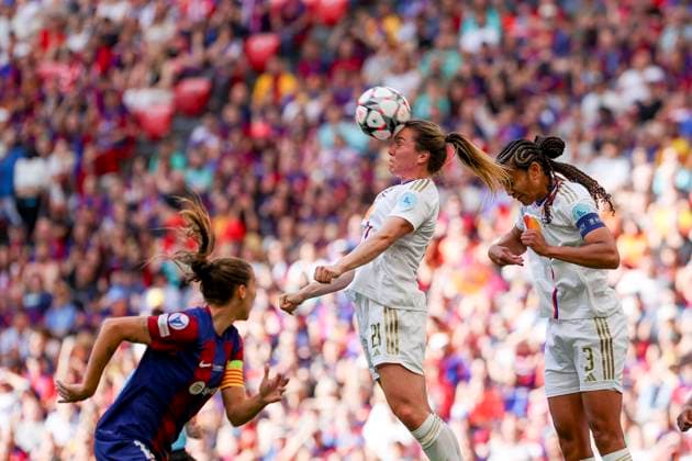 Vanessa Gilles (Olympique Lyonnais) battle for the ball, UEFA Women s Champions League 2023 2024 - Final, FC Barcelona, Barca vs Olympique Lyonnais, Estadio de San Mames, May 25, 2024, Bilbao, Spain.