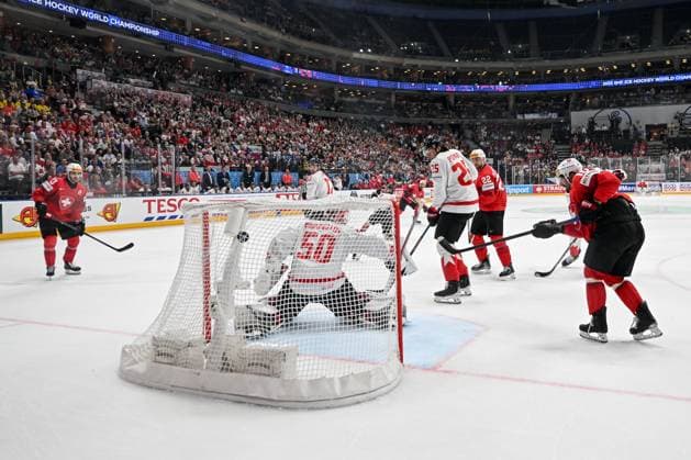 PRAGUE, CZECH REPUBLIC MAY 25 Nino Niederreiter of Switzerland scores the second goal of the game during the 2024 IIHF Ice Hockey World Championship Czechia Semifinal match between Canada and Switzerland at Prague Arena on May 25, 2024 in Prague, Czech Republic Prague Prague Arena Czech Republic Copyright: xJustPictures.ch AndreaxBrancax jp-en-EuSpIm-AB_25052024_DSC_6333