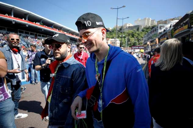 prince Albert II Grand Prix PHOTOPQR NICE MATIN Dylan Meiffret ; Monaco ; 25 05 2024 ; Le Prince Albert II de Monaco dans la pitlane avant les qualifications des Formules 1 du 81e Grand Prix de Monaco L acteur Français Raphaël Quenard est venu faire un tour dans les stands Monaco GP May 2024 Monaco France  Copyright: xPHOTOPQR NICExMATIN MAXPPPxDylanxMeiffretx 20240525NIM8785 20240525NIM8785
